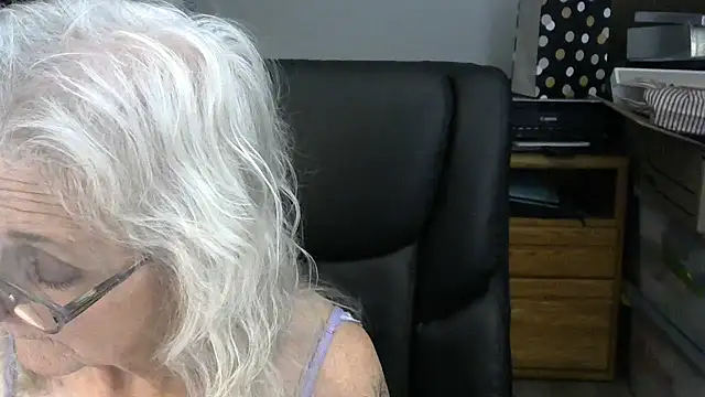 Snapshot of JoleneDelacroix chatting on 17, 12, 2025 JoleneDelacroix online show from 17, 12, 2025