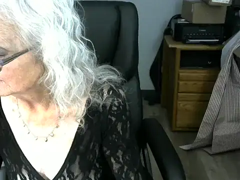 Snapshot of JoleneDelacroix chatting on 19, 12, 2025 JoleneDelacroix online show from 19, 12, 2025