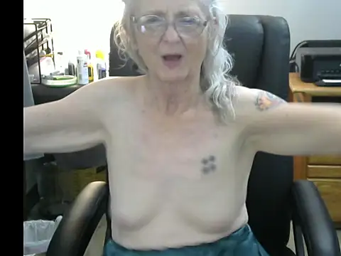 Snapshot of JoleneDelacroix chatting on 21, 12, 2025 JoleneDelacroix online show from 21, 12, 2025