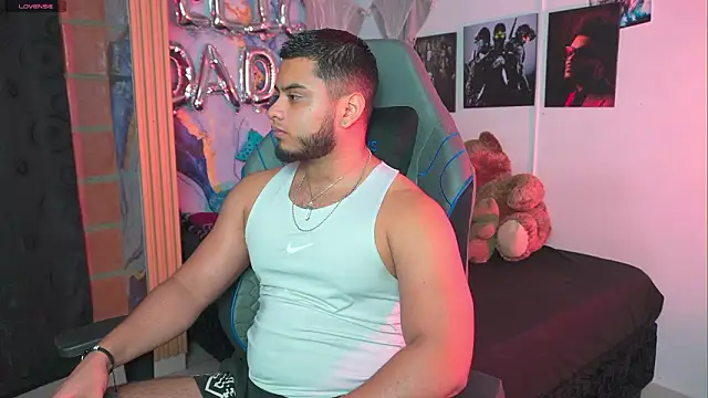 Snapshot of Tiler_wolker chatting on 13, 3, 2026 Tiler wolker online show from 13, 3, 2026