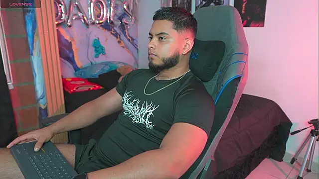 Snapshot of Tiler_wolker chatting on 25, 3, 2026 Tiler wolker online show from 25, 3, 2026