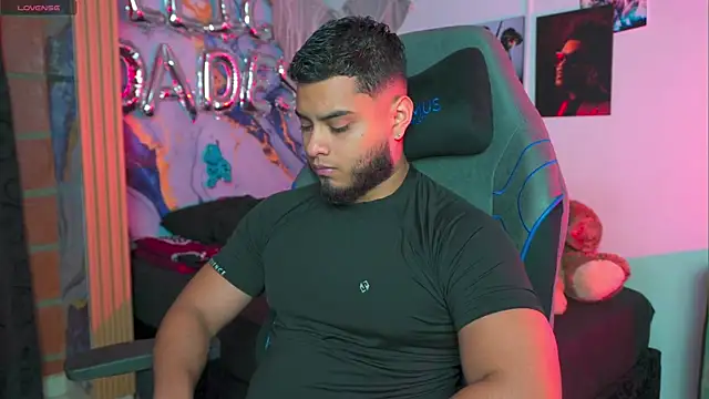 Snapshot of Tiler_wolker chatting on 21, 4, 2026 Tiler wolker online show from 21, 4, 2026