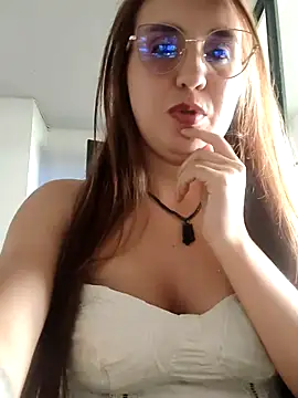 Snapshot of Alyah_1-2 chatting on 11, 11, 2025 Alyah 1-2 online show from 11, 11, 2025