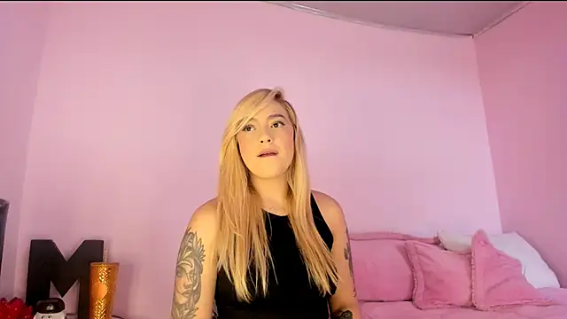 sylvanaLayton online show from 26, 11, 2025