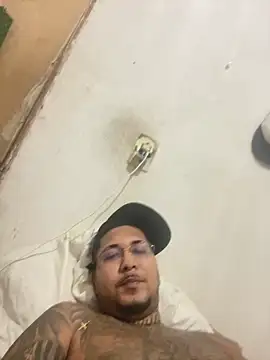 Snapshot of omascarado__ chatting on 30, 10, 2025 omascarado   online show from 30, 10, 2025