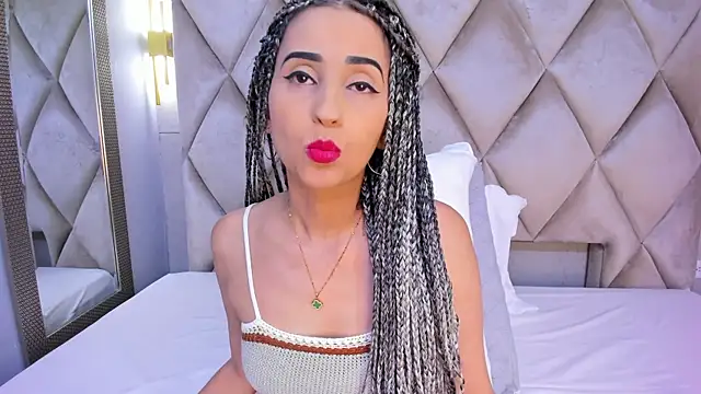 violett rabbit  online show from 4, 12, 2025