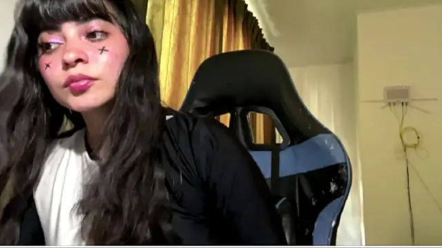 Snapshot of Annagoth_ chatting on 14, 4, 2026 Annagoth online show from 14, 4, 2026