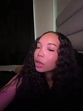 Snapshot of nikkiloveee chatting on 3, 2, 2026 nikkiloveee online show from 3, 2, 2026