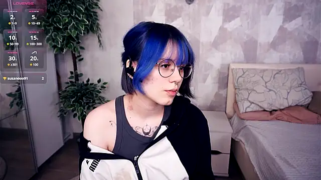 KellePourier online show from 5, 12, 2025