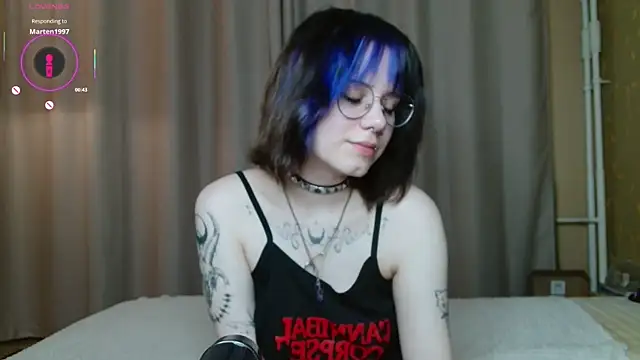 Snapshot of KellePourier chatting on 12, 7, 2026 KellePourier online show from 12, 7, 2026