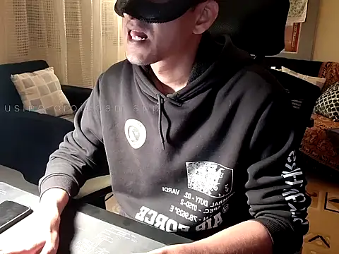 Snapshot of Andy_James181 chatting on 11, 1, 2026 Andy James181 online show from 11, 1, 2026