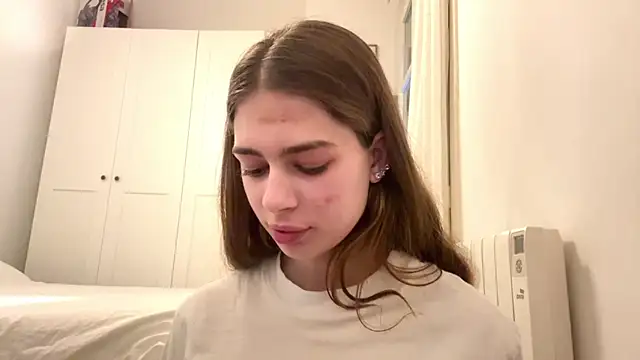 Snapshot of EastLuna chatting on 26, 4, 2026 EastLuna online show from 26, 4, 2026