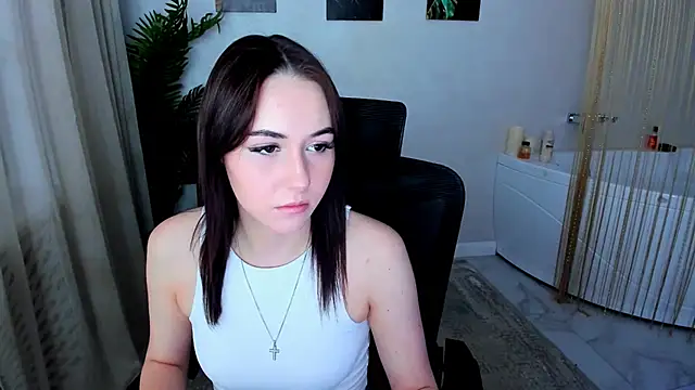 MakeYoueHappy online show from 26, 11, 2025