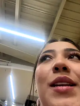 Hannahpradaa  online show from 12, 11, 2025