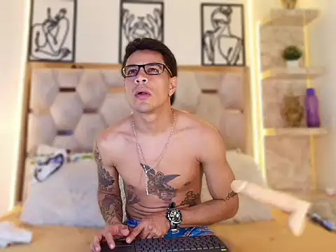 Snapshot of Andrew_Haalls chatting on 18, 11, 2025 Andrew Haalls online show from 18, 11, 2025