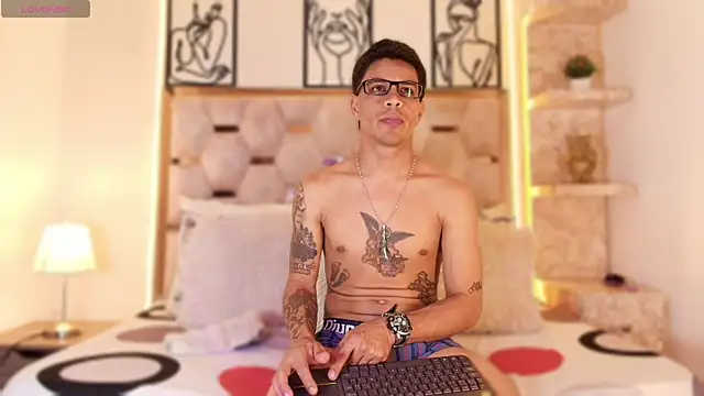 Snapshot of Andrew_Haalls chatting on 19, 11, 2025 Andrew Haalls online show from 19, 11, 2025