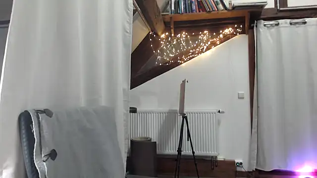 MissDyannis online show from 7, 3, 2026