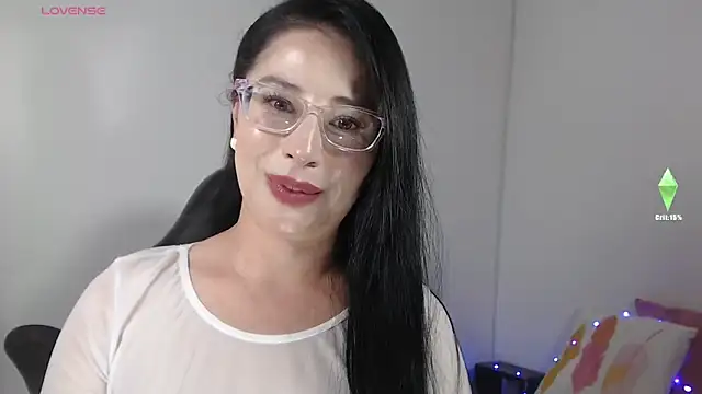 Snapshot of Emma_Hotkiss chatting on 19, 5, 2026 Emma Hotkiss online show from 19, 5, 2026