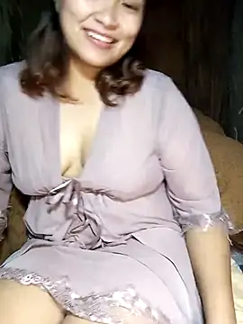 Snapshot of loncon-mup chatting on 12, 11, 2025 loncon-mup online show from 12, 11, 2025