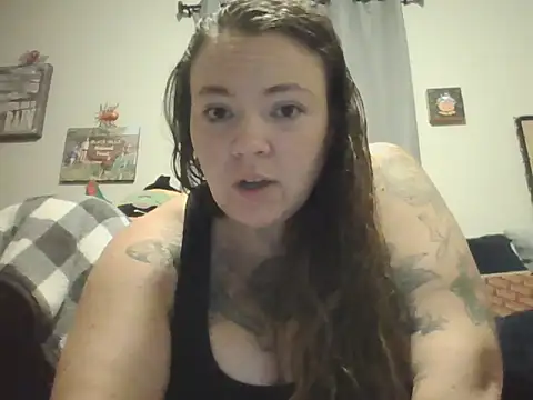 Snapshot of BartenderSteph chatting on 27, 10, 2025 BartenderSteph online show from 27, 10, 2025