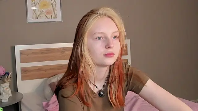 Snapshot of AngelWisee chatting on 26, 6, 2026 AngelWisee online show from 26, 6, 2026