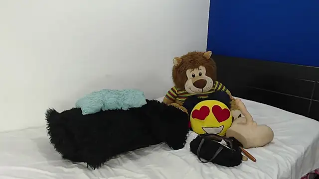 Snapshot of EmmilyConnor chatting on 17, 4, 2026 EmmilyConnor online show from 17, 4, 2026