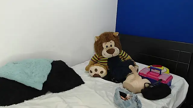 Snapshot of EmmilyConnor chatting on 11, 5, 2026 EmmilyConnor online show from 11, 5, 2026
