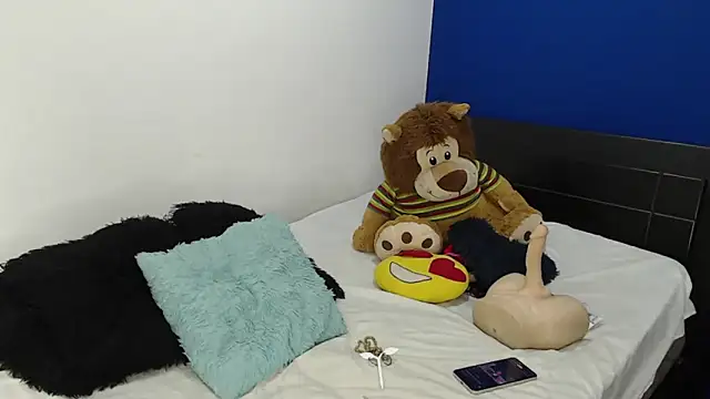 Snapshot of EmmilyConnor chatting on 20, 5, 2026 EmmilyConnor online show from 20, 5, 2026