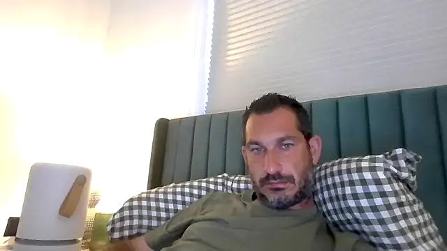 Snapshot of ckraiders84 chatting on 15, 6, 2026 ckraiders84 online show from 15, 6, 2026