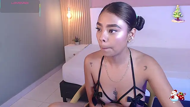 SoffiaDams2 online show from 24, 11, 2025