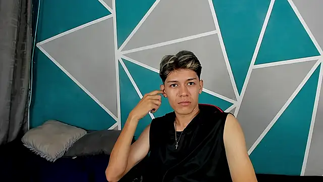 Snapshot of Andrew_ledman chatting on 30, 10, 2025 Andrew ledman online show from 30, 10, 2025