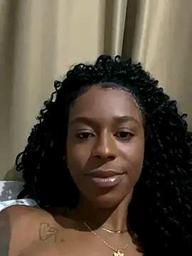 Snapshot of Naiara77 chatting on 2, 12, 2025 Naiara77 online show from 2, 12, 2025