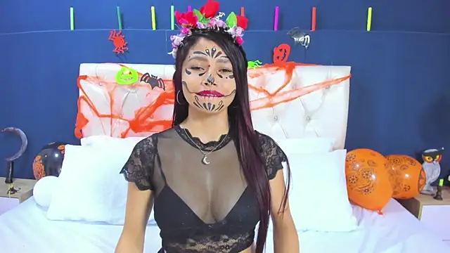 Snapshot of Kim_Luna1 chatting on 4, 11, 2025 Kim Luna1 online show from 4, 11, 2025