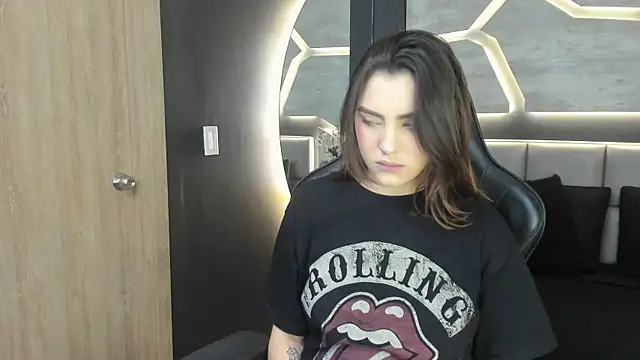 DakotaRussell  online show from 13, 1, 2026