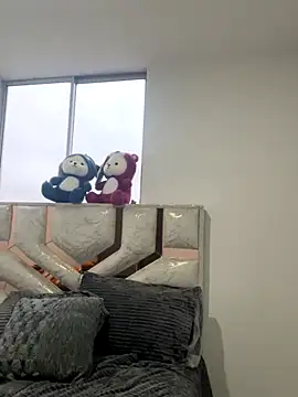 Eva Lamashtu online show from 18, 11, 2025