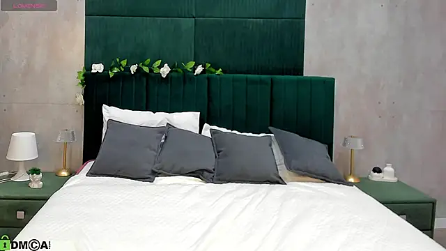 Melanie Ryer online show from 21, 11, 2025