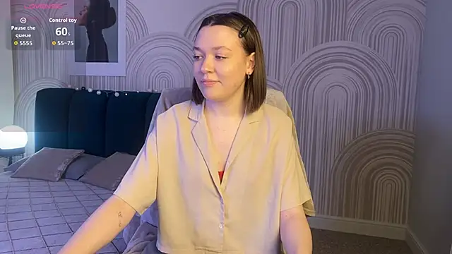 Snapshot of R_I_N_A chatting on 28, 11, 2025 R I N A online show from 28, 11, 2025