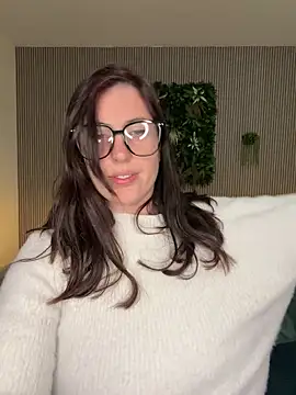 Snapshot of MysteryGirl__ chatting on 2, 4, 2026 MysteryGirl online show from 2, 4, 2026