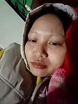 Snapshot of yoyo-mi chatting on 13, 12, 2025 yoyo-mi online show from 13, 12, 2025