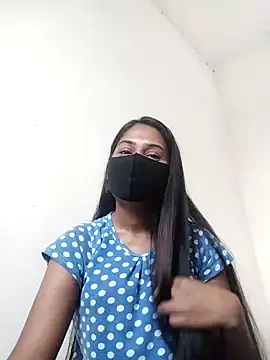 Green LaDY66 online show from 4, 11, 2025