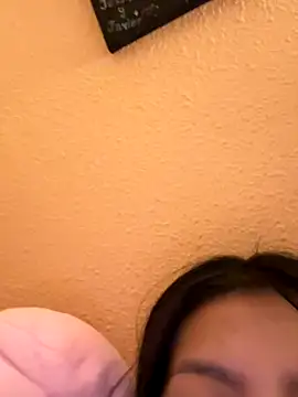 Snapshot of angelaalovee chatting on 5, 11, 2025 angelaalovee online show from 5, 11, 2025