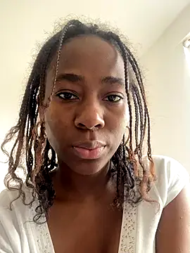 Snapshot of milarain chatting on 4, 11, 2025 milarain online show from 4, 11, 2025