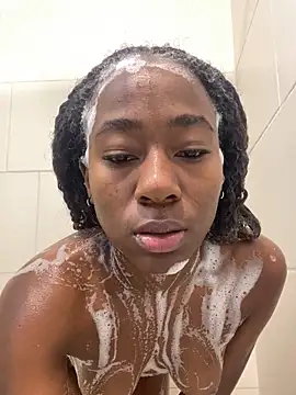 Snapshot of milarain chatting on 18, 11, 2025 milarain online show from 18, 11, 2025