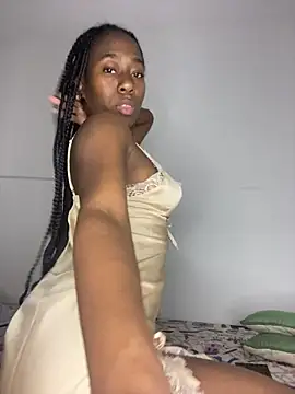 Snapshot of milarain chatting on 2, 3, 2026 milarain online show from 2, 3, 2026