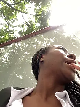 Snapshot of milarain chatting on 5, 3, 2026 milarain online show from 5, 3, 2026