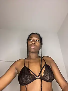 Snapshot of milarain chatting on 7, 3, 2026 milarain online show from 7, 3, 2026