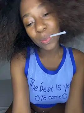 Snapshot of milarain chatting on 4, 4, 2026 milarain online show from 4, 4, 2026