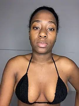 Snapshot of milarain chatting on 8, 4, 2026 milarain online show from 8, 4, 2026