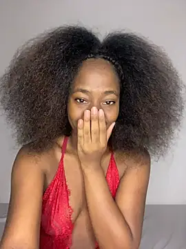 Snapshot of milarain chatting on 13, 4, 2026 milarain online show from 13, 4, 2026