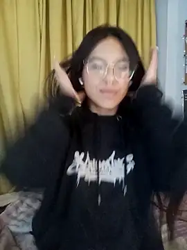 Skay bluee online show from 16, 11, 2025